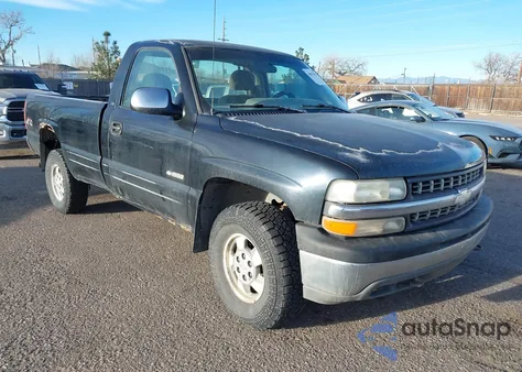 1999 Chevrolet Silverado 1500 Ls z USA, uszkodzony, nr VIN 1GCEK14T8XE105618